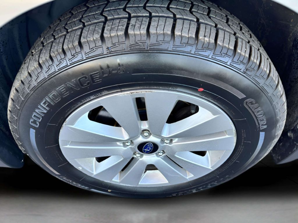 Photo 29 of this SUBARU OUTBACK
