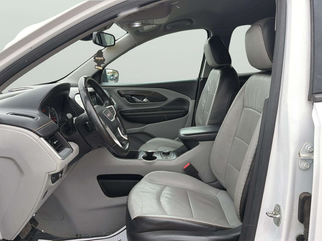 Photo 12 of this GMC TERRAIN