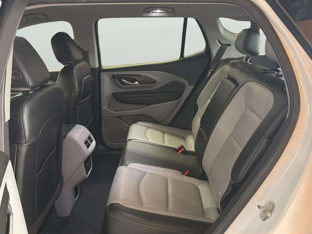 Photo 16 of this GMC TERRAIN
