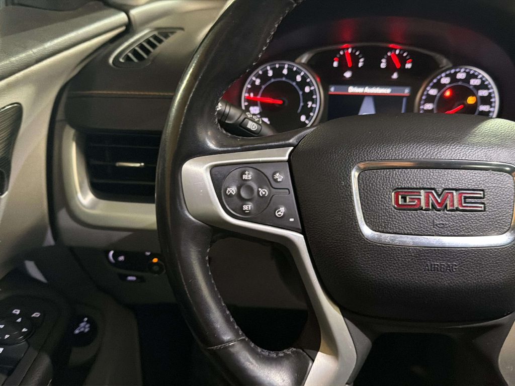 Photo 23 of this GMC TERRAIN