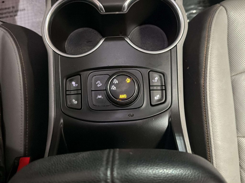 Photo 27 of this GMC TERRAIN
