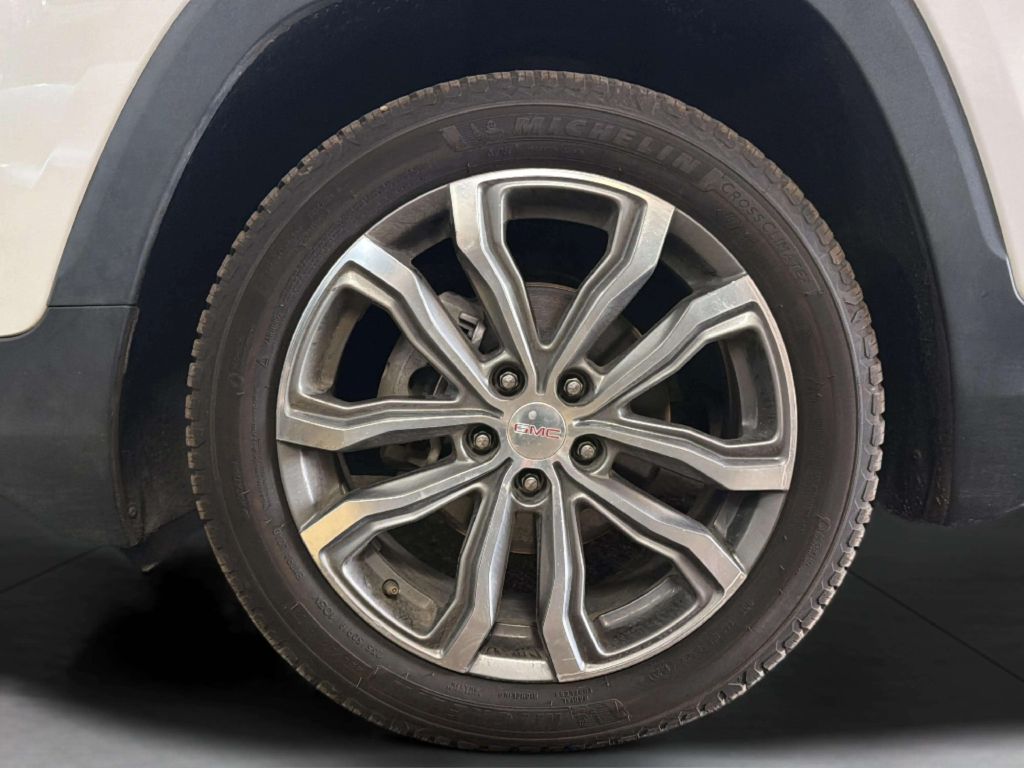 Photo 30 of this GMC TERRAIN