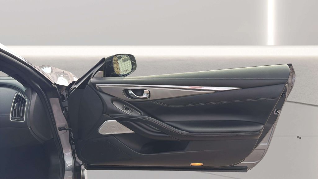 Photo 16 of this INFINITI Q60
