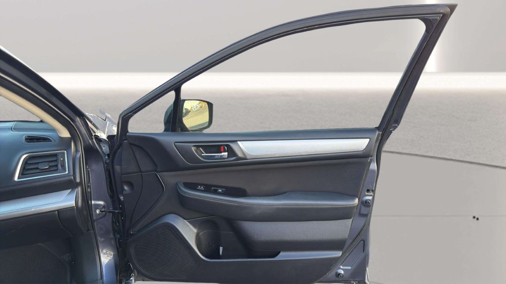 Photo 16 of this SUBARU LEGACY