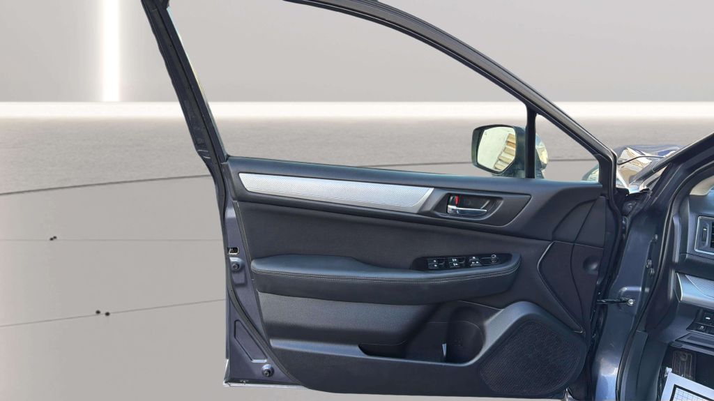 Photo 18 of this SUBARU LEGACY