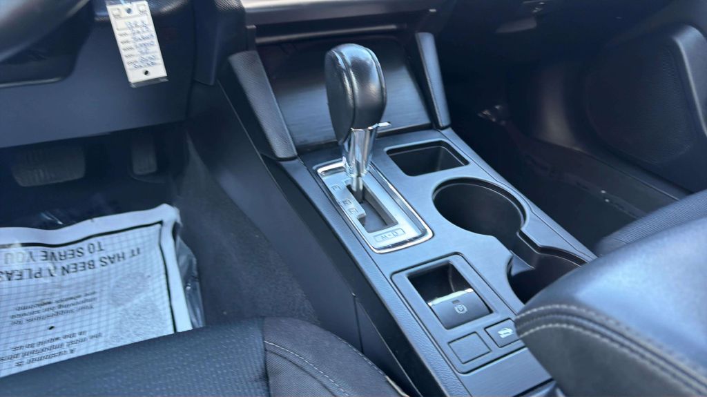 Photo 22 of this SUBARU LEGACY