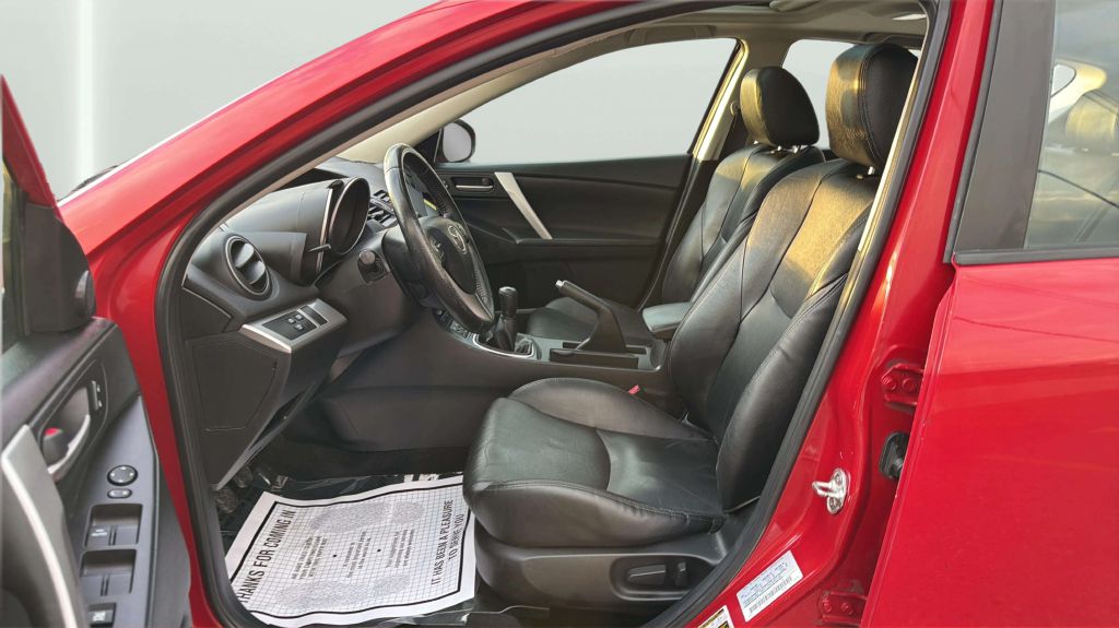 Photo 11 of this MAZDA MAZDA3