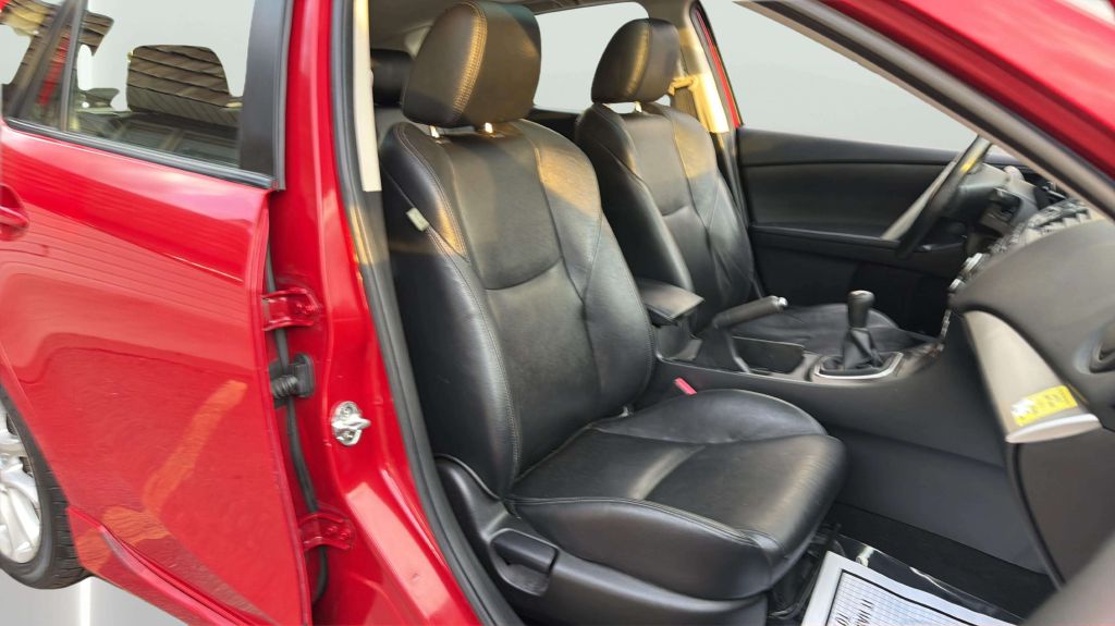Photo 14 of this MAZDA MAZDA3