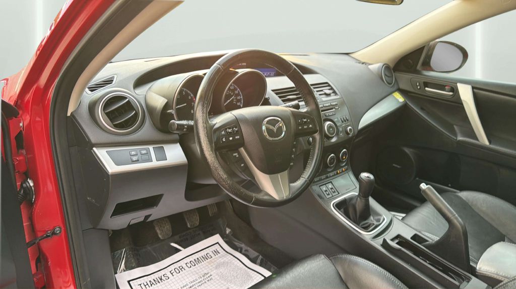 Photo 17 of this MAZDA MAZDA3