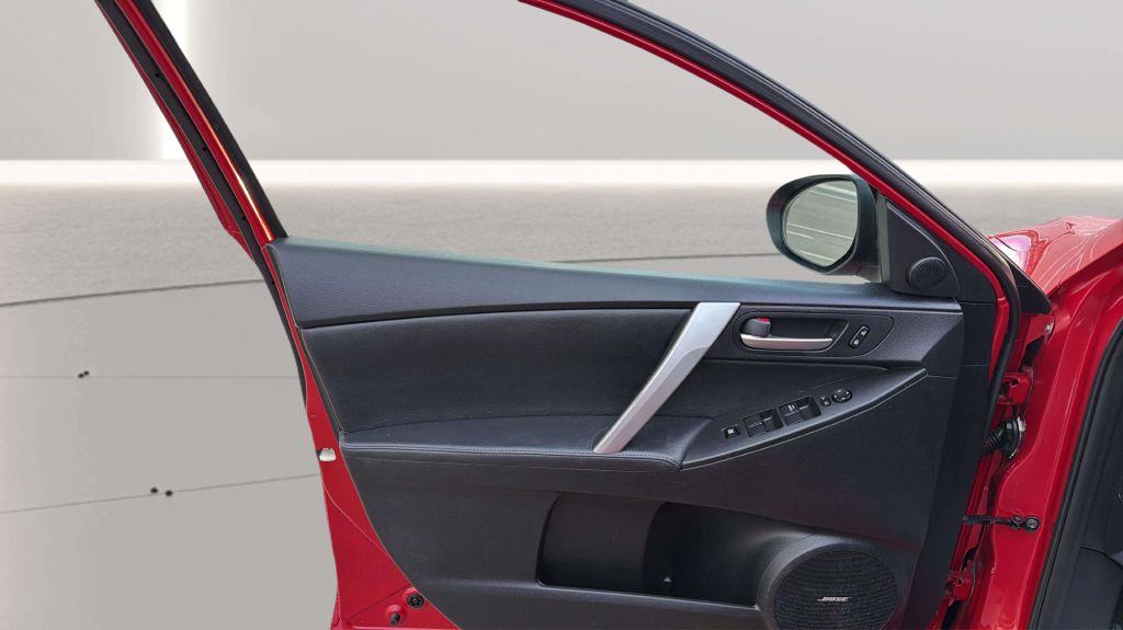 Photo 18 of this MAZDA MAZDA3
