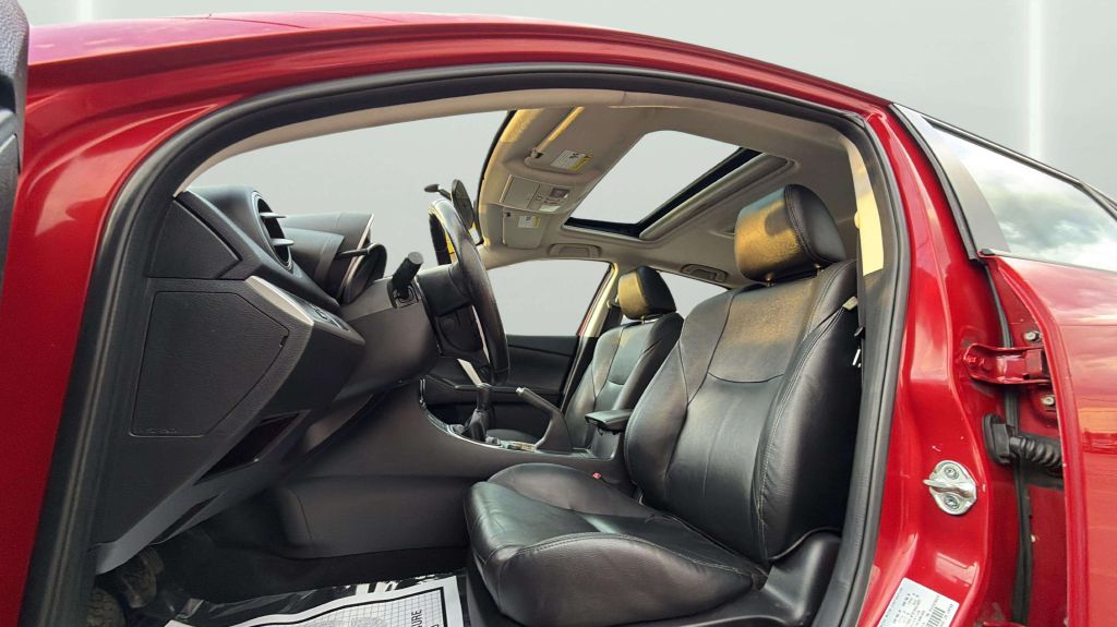 Photo 28 of this MAZDA MAZDA3