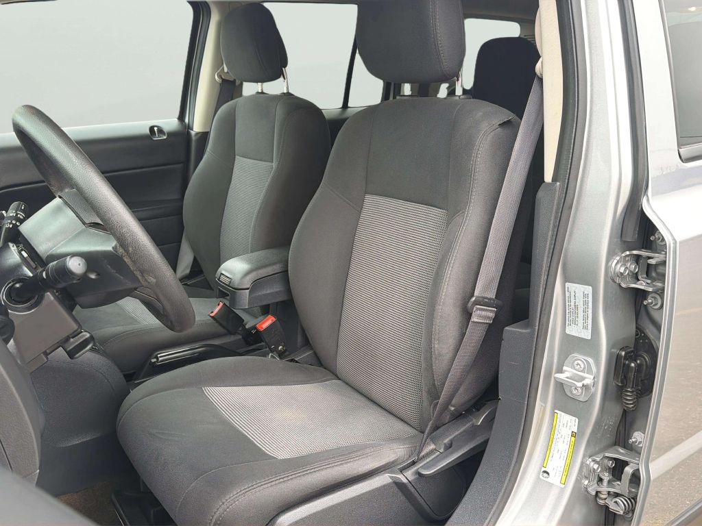 Photo 12 of this JEEP PATRIOT