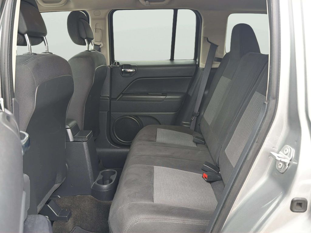 Photo 15 of this JEEP PATRIOT