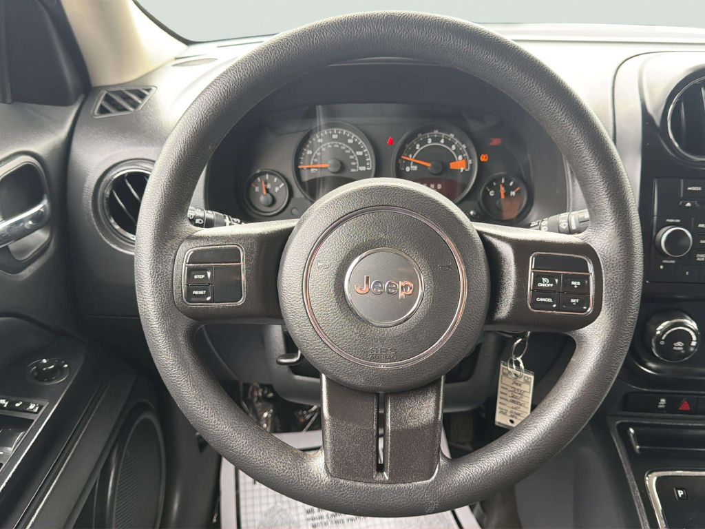 Photo 19 of this JEEP PATRIOT