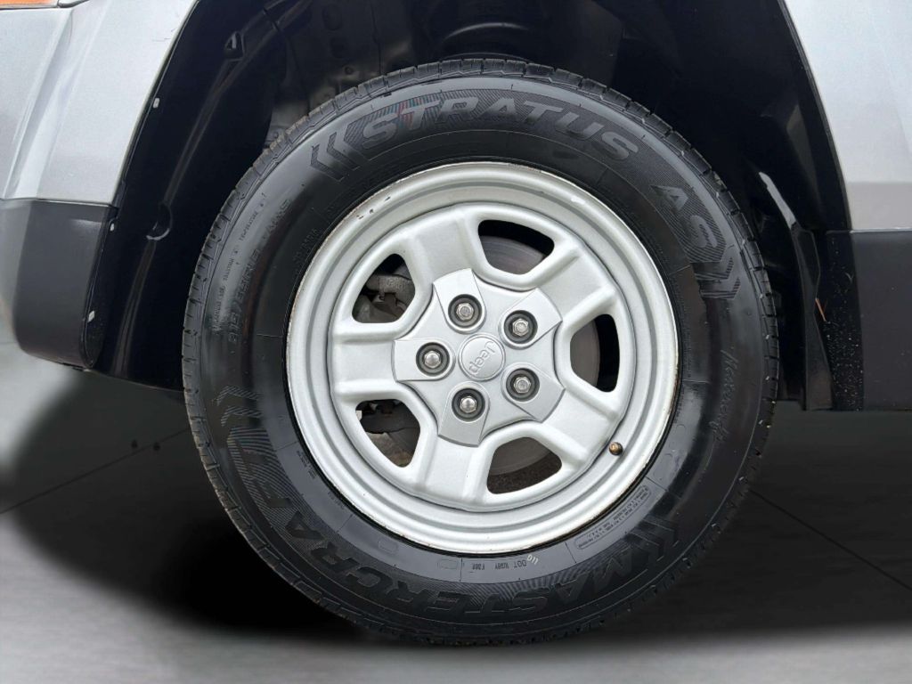 Photo 23 of this JEEP PATRIOT