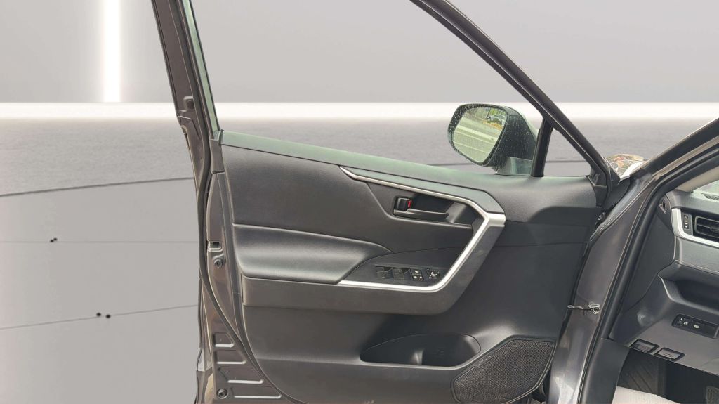 Photo 18 of this TOYOTA RAV4