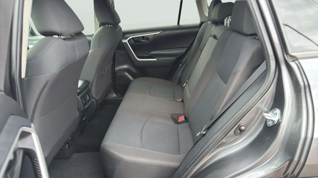 Photo 19 of this TOYOTA RAV4