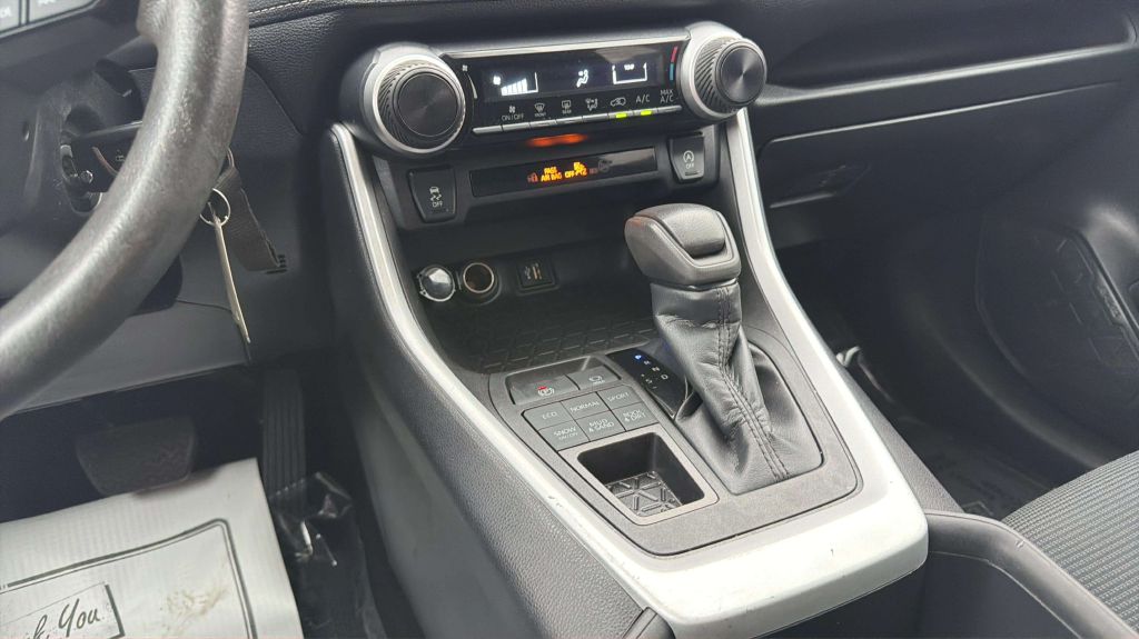 Photo 22 of this TOYOTA RAV4