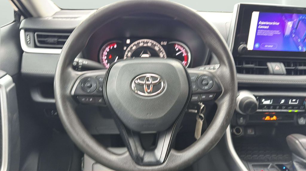 Photo 23 of this TOYOTA RAV4