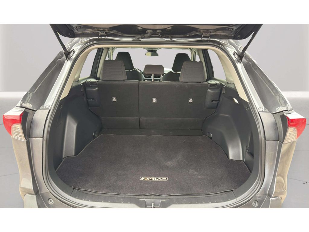 Photo 31 of this TOYOTA RAV4