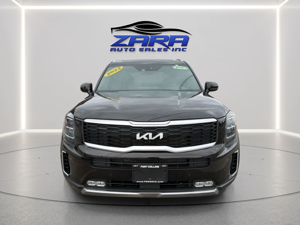 Photo 2 of this KIA TELLURIDE