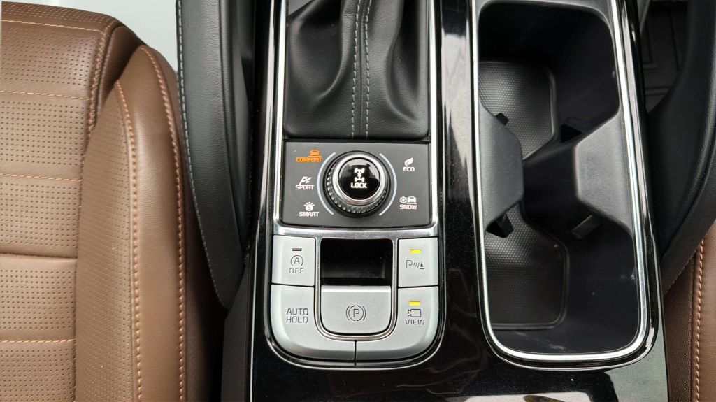 Photo 28 of this KIA TELLURIDE