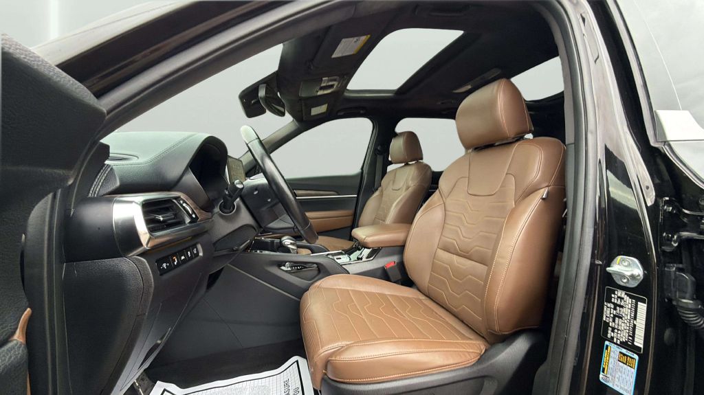 Photo 36 of this KIA TELLURIDE