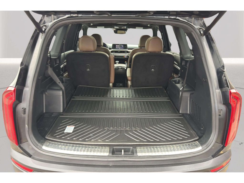 Photo 38 of this KIA TELLURIDE