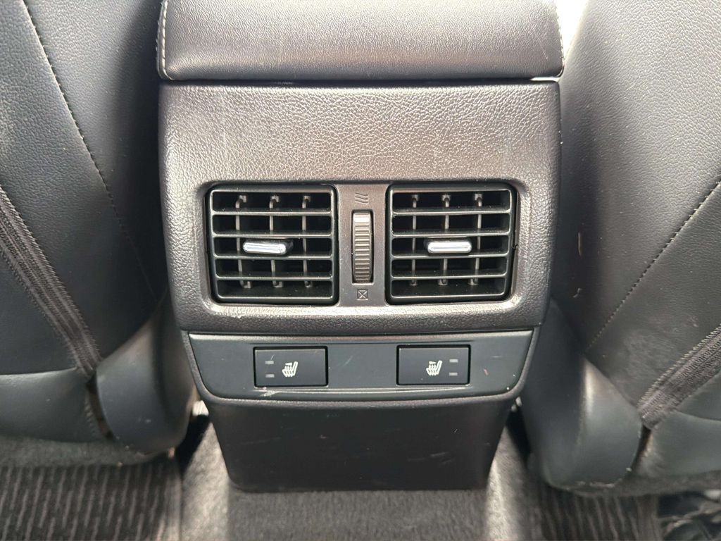 Photo 19 of this SUBARU OUTBACK