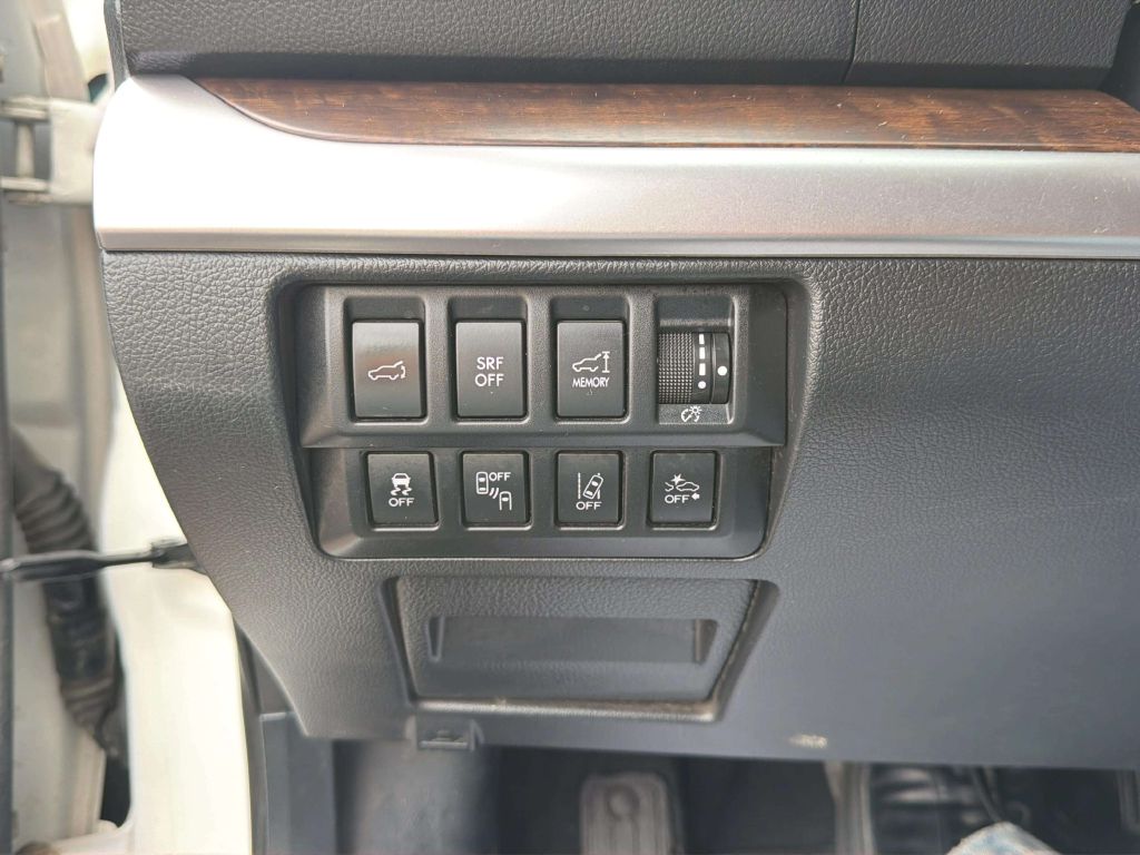 Photo 30 of this SUBARU OUTBACK
