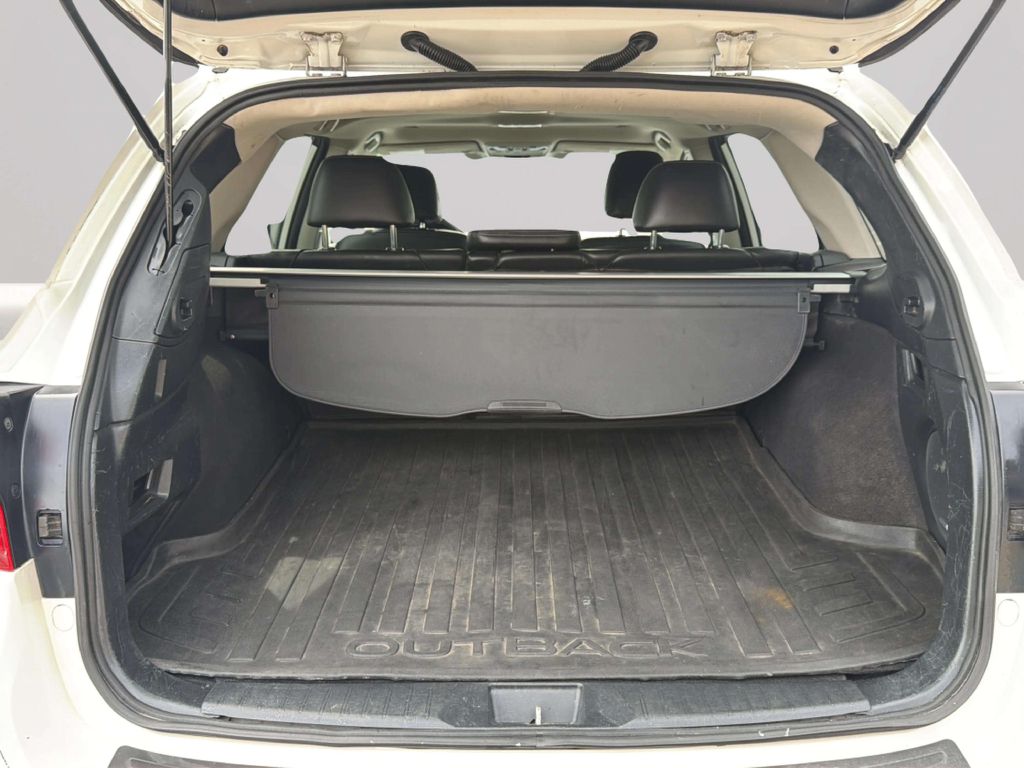 Photo 32 of this SUBARU OUTBACK