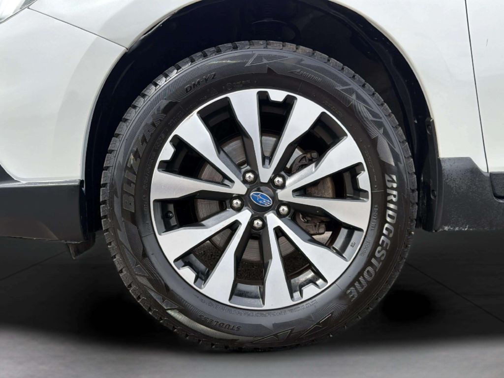 Photo 33 of this SUBARU OUTBACK