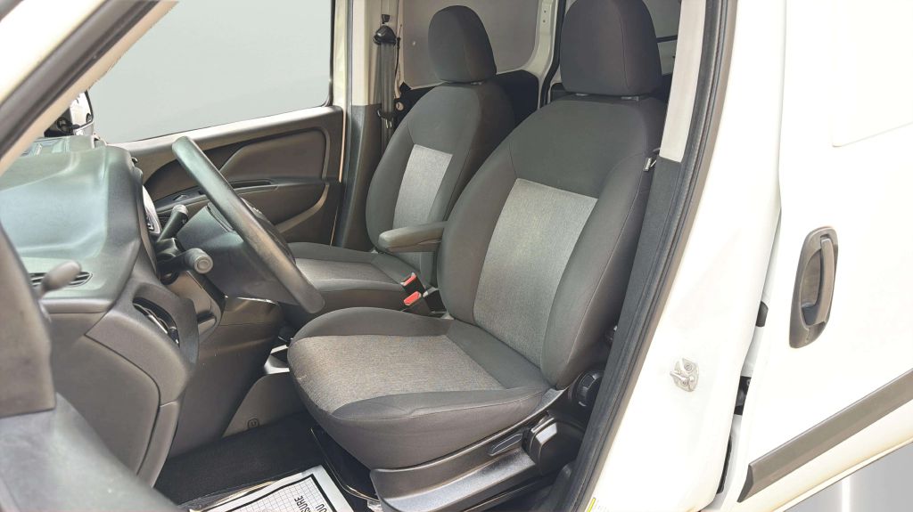 Photo 12 of this RAM PROMASTER CITY