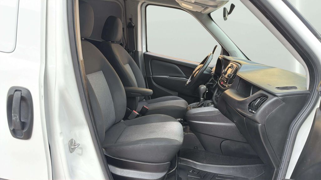 Photo 13 of this RAM PROMASTER CITY