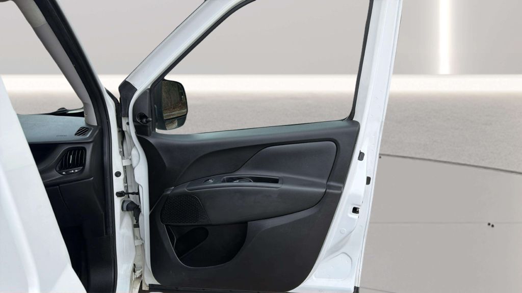 Photo 16 of this RAM PROMASTER CITY