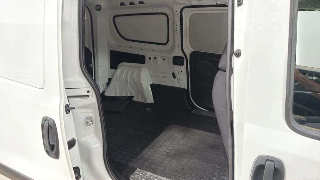 Photo 27 of this RAM PROMASTER CITY