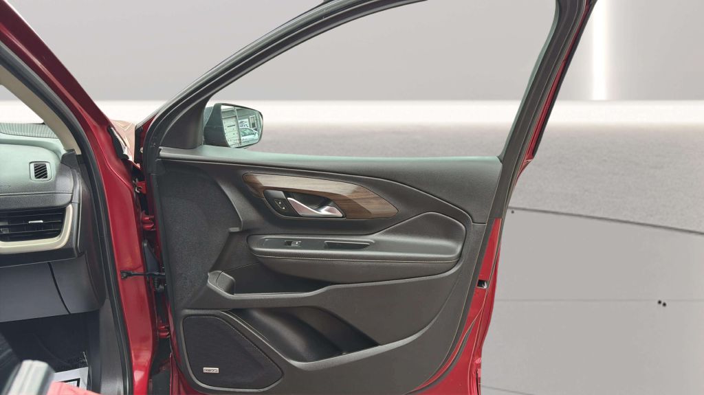 Photo 16 of this GMC TERRAIN