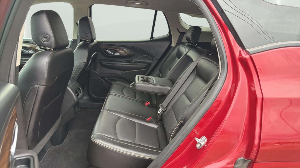 Photo 19 of this GMC TERRAIN