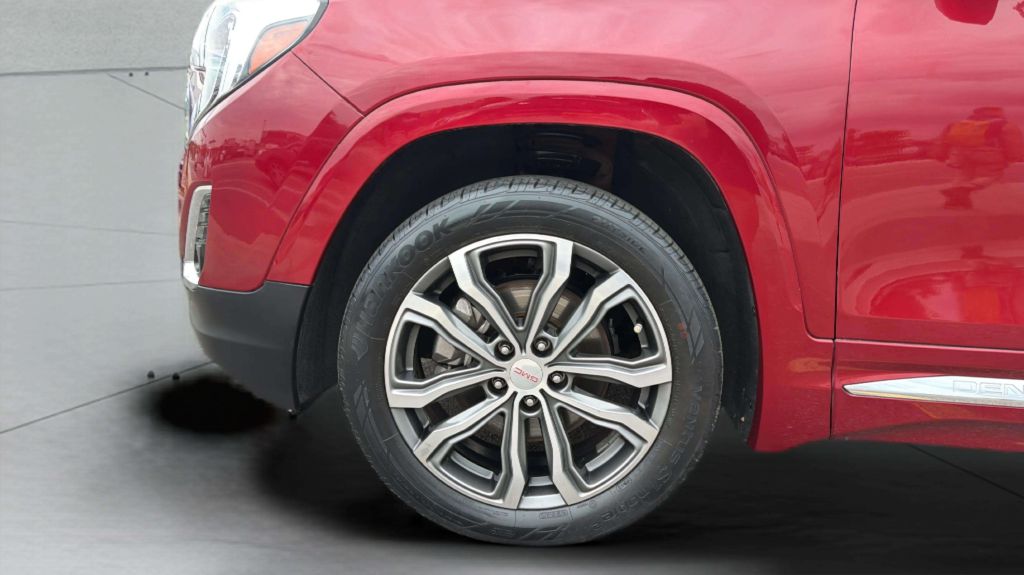 Photo 31 of this GMC TERRAIN