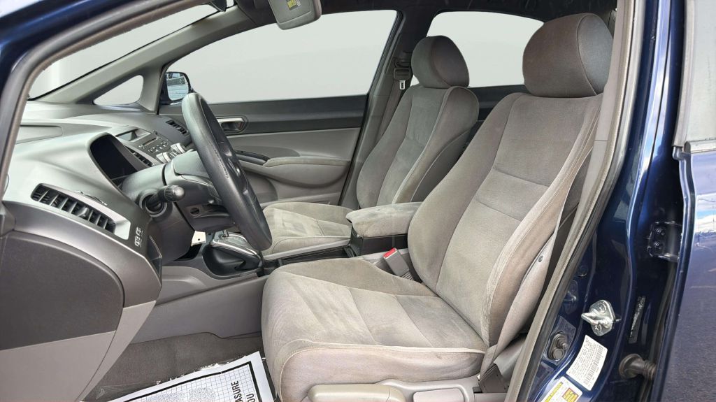 Photo 12 of this HONDA CIVIC