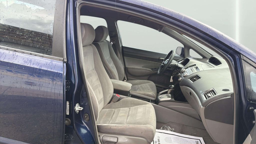 Photo 13 of this HONDA CIVIC