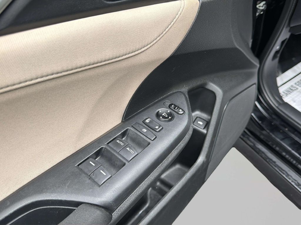 Photo 16 of this HONDA CIVIC
