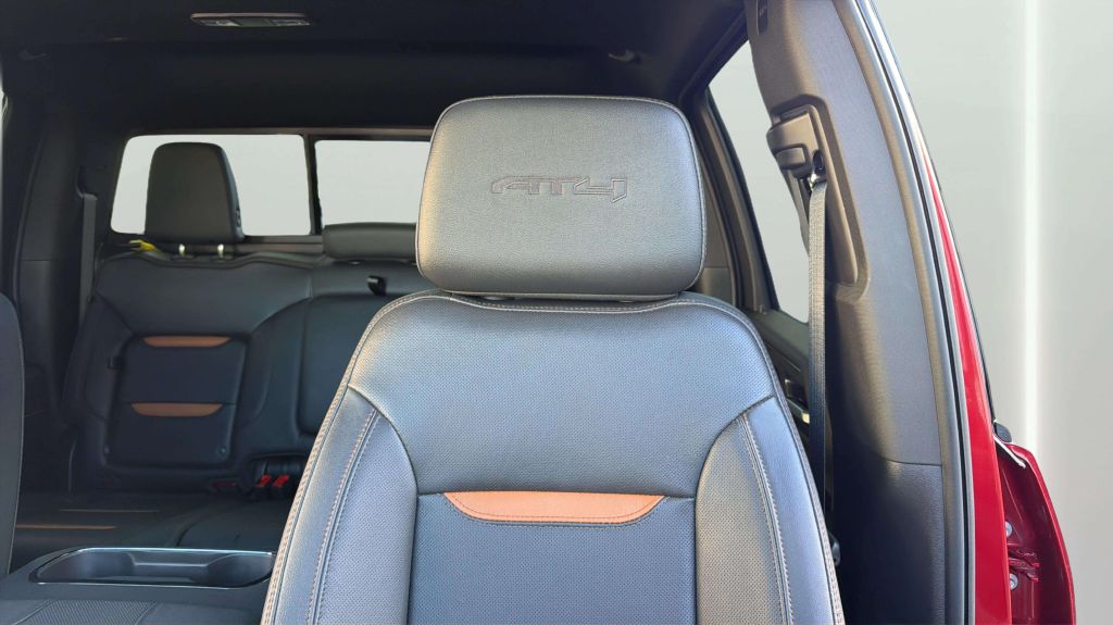 Photo 15 of this GMC SIERRA 2500HD