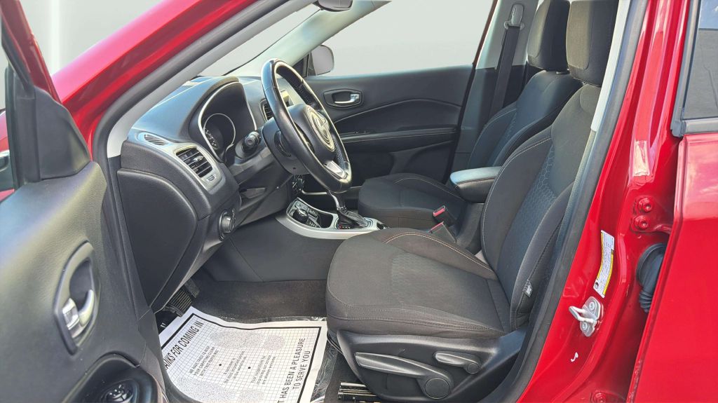 Photo 11 of this JEEP COMPASS