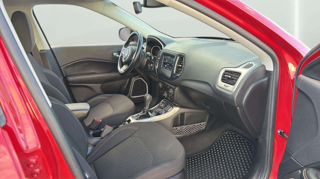 Photo 15 of this JEEP COMPASS
