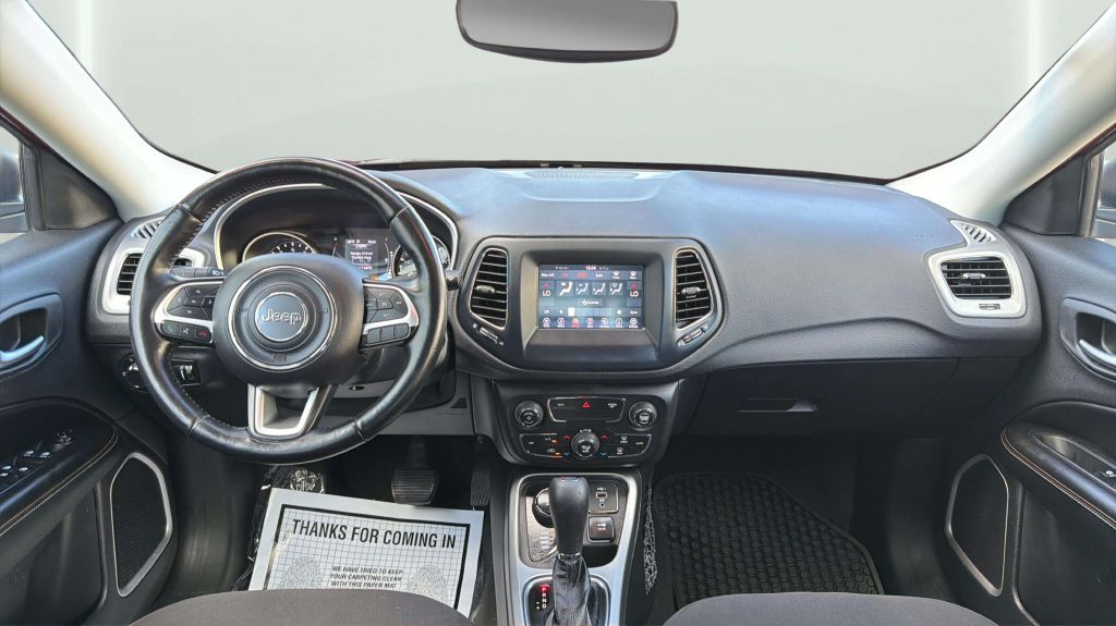 Photo 20 of this JEEP COMPASS