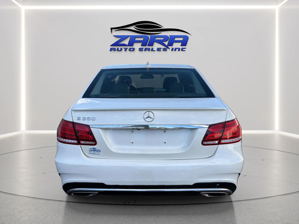 Photo 6 of this MERCEDES-BENZ E-CLASS