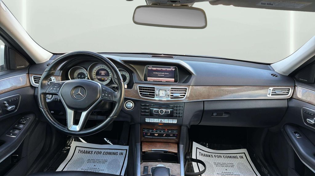 Photo 20 of this MERCEDES-BENZ E-CLASS
