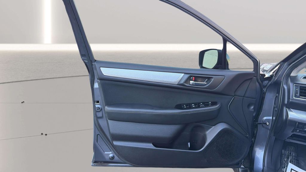 Photo 18 of this SUBARU OUTBACK