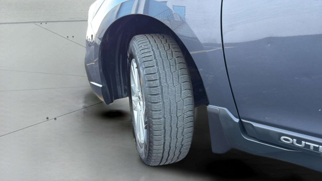 Photo 31 of this SUBARU OUTBACK